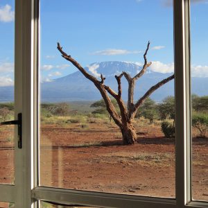 AA Safari lodge Amboseli