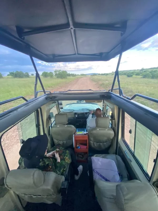 Safari vehicles hire Kenya to Masai mara.